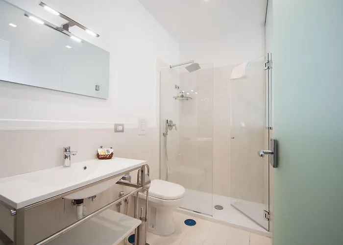 Eugenia E Donato Nápoles