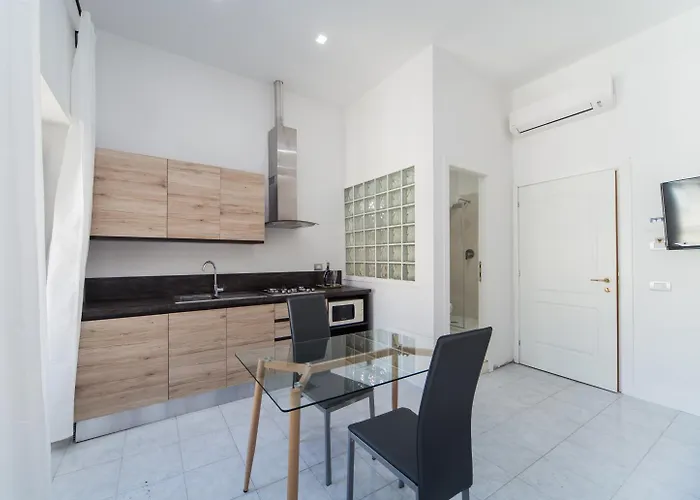 Eugenia E Donato Nápoles