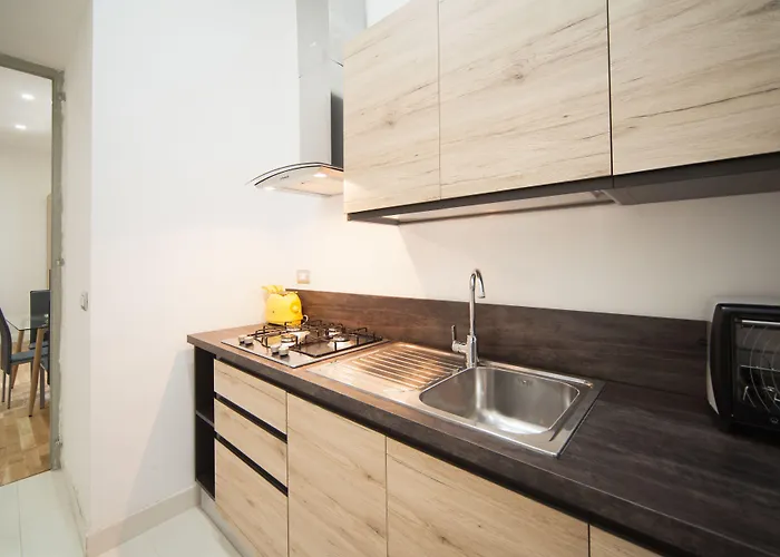 Eugenia E Donato Nápoles