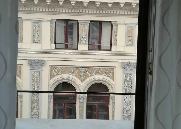 Eugenia E Donato Nápoles